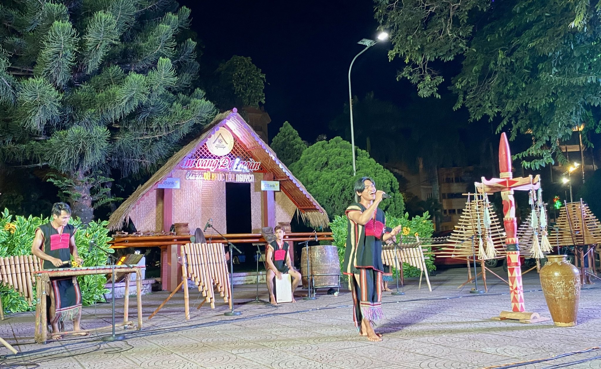 Chương trình biểu diễn văn hóa Cồng chiêng “Âm vang đại ngàn” phục vụ Nhân dân và du khách